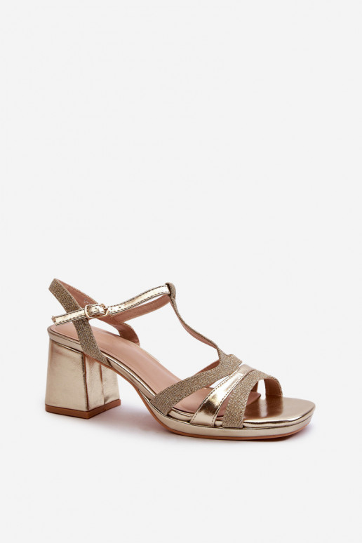 Sandali con tacco da donna realizzati in ecopelle nel colore dorato Lyana