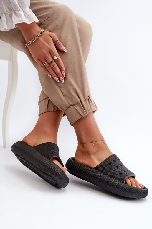 Pantofole leggere con suola massiccia in colore nero Beula Pantofole leggere con suola massiccia in colore nero Beula