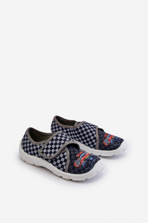 Comode ciabatte per ragazzi con chiusure adesive Befado 974Y540 grigio Comode ciabatte per ragazzi con chiusure adesive Befado 974Y540 grigio