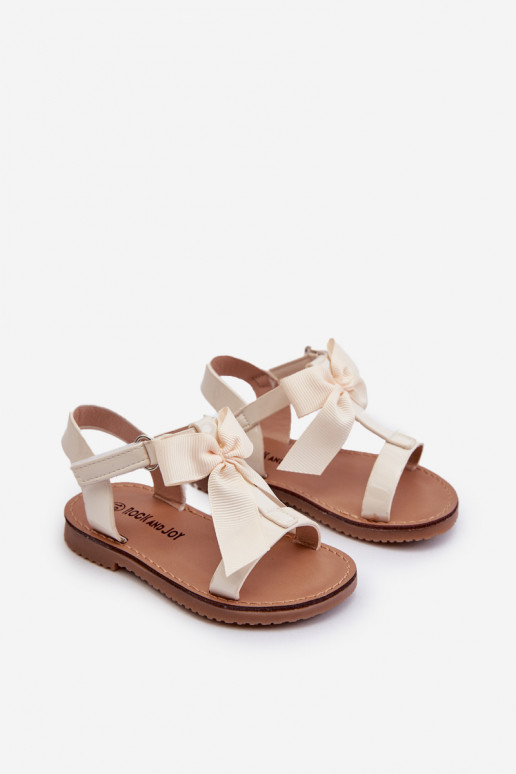 Sandali Joratia in vernice per bambini con nastri e chiusure adesive in colore avorio