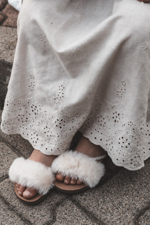 sandali Bambini con chiusure adesive con pelliccia nel colore bianco Rosavere