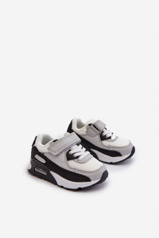 Scarpe modello sneaker da bambino con chiusure adesive colore grigio Krissandra