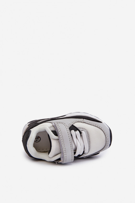 Scarpe modello sneaker da bambino con chiusure adesive colore grigio Krissandra