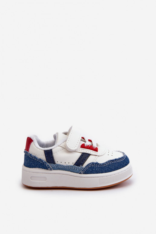 Scarpe sportive per bambini del modello classico. Materiale denim Marlin Scarpe sportive per bambini del modello classico. Materiale denim Marlin