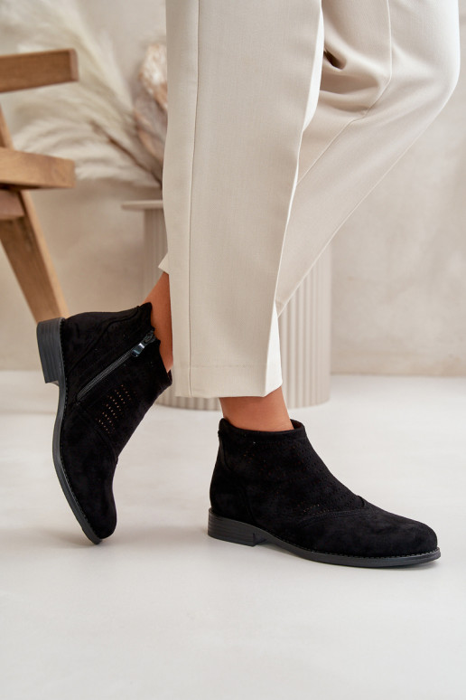 Stivali da donna con tacchi larghi con elementi traforati colore nero S.Barski HY42-076