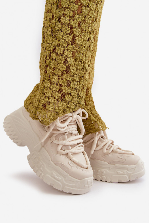 Scarpe modello sneakers da donna con suola massiccia alla moda in colore avorio Nevela Scarpe modello sneakers da donna con suola massiccia alla moda in colore avorio Nevela