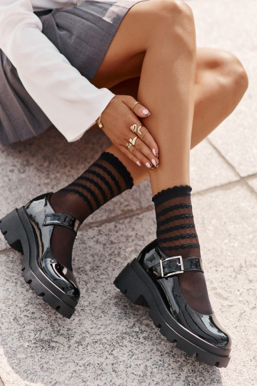 con effetto vernice scarpe Femminile con fibbie colore nero Plikuria 2