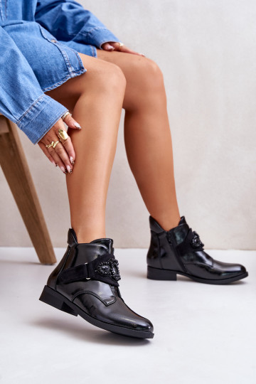 con effetto laccato Stivali da donna con ornamenti riscaldati S.Barski HY42-021 colore nero