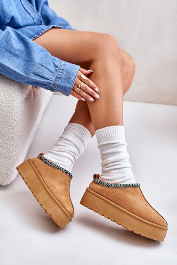 Pantofole Femminile con una piattaforma Z Haftem colore marrone Neroma