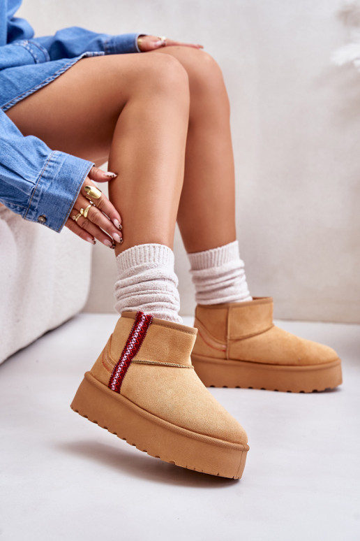 Stivali da neve Femminile con una piattaforma riscaldamento colore marrone Lomessa Stivali da neve Femminile con una piattaforma riscaldamento colore marrone Lomessa