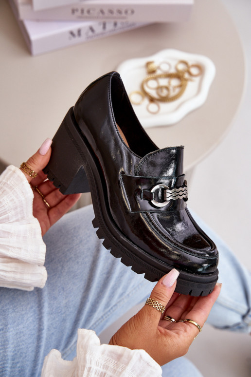 Scarpe da donna in vernice con tacco...