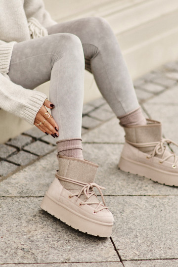 Stivali da neve con dettagli eleganti e plateau in beige