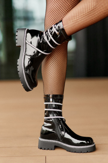 con effetto vernice Stivali Con decorazione colore nero Kikizelle