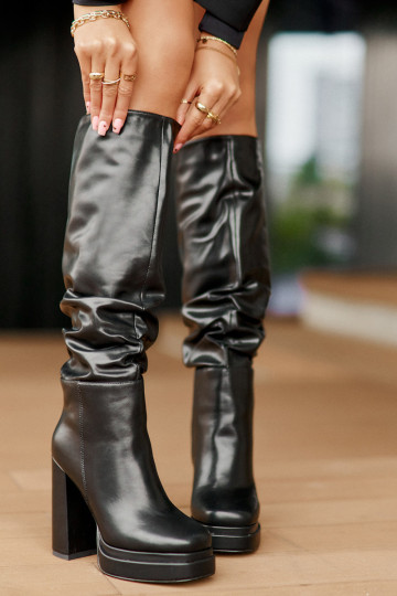 Un modello convincente stivali con i tacchi e piattaforma Con volant riscaldamento colore nero Beridra 2