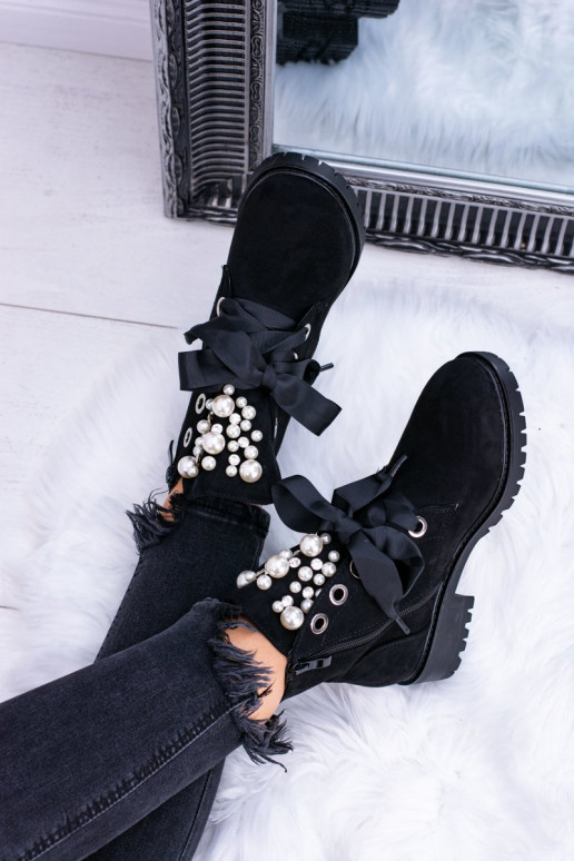dalla pelle scamosciata riscaldamento Stivali con perle artificiali e nastro colore nero Perla dalla pelle scamosciata riscaldamento Stivali con perle artificiali e nastro colore nero Perla