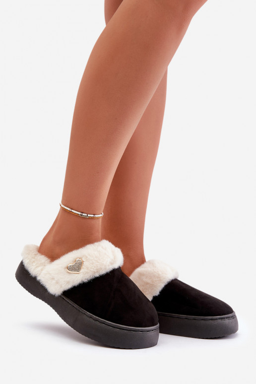 Pantofole Femminile con una pelliccia I Ozdobnym con i cuorim colore nero Otielo Pantofole Femminile con una pelliccia I Ozdobnym con i cuorim colore nero Otielo