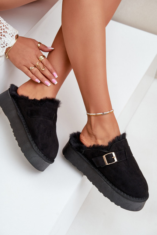 Pantofole Femminile Su una suola spessa con una pelliccia I con fibbie colore nero Linneola Pantofole Femminile Su una suola spessa con una pelliccia I con fibbie colore nero Linneola