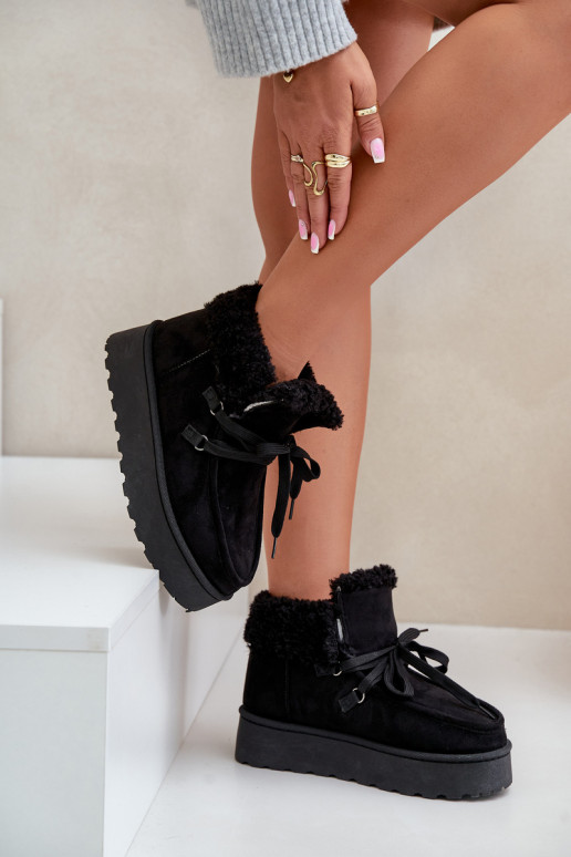 Stivali da neve Femminile con una piattaforma con una pelliccia Typu Branek colore nero Ciabellae Stivali da neve Femminile con una piattaforma con una pelliccia Typu Branek colore nero Ciabellae