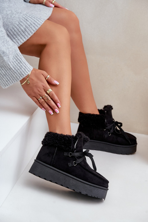 Stivali da neve Femminile con una piattaforma con una pelliccia Typu Branek colore nero Ciabellae Stivali da neve Femminile con una piattaforma con una pelliccia Typu Branek colore nero Ciabellae