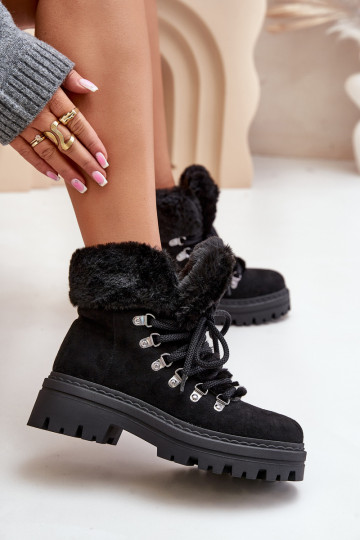 con lacci scarpe Femminile con una pelliccia colore nero Vaminia