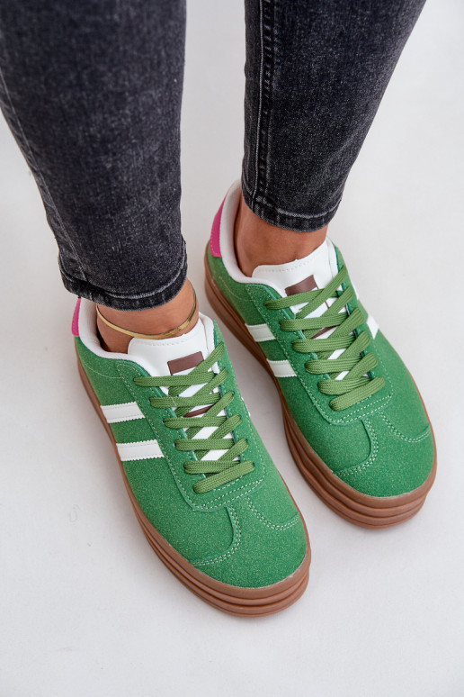 Scarpe modello sneakers Femminile con una piattaforma colore verde Egelia