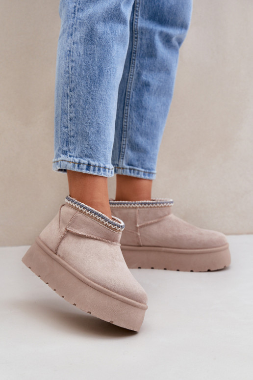 Stivali da neve con una piattaforma Con decorazioni Haftem colore avorio Heslania Stivali da neve con una piattaforma Con decorazioni Haftem colore avorio Heslania