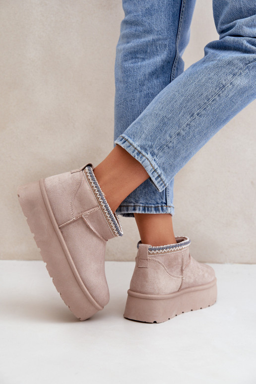 Stivali da neve con una piattaforma Con decorazioni Haftem colore avorio Heslania Stivali da neve con una piattaforma Con decorazioni Haftem colore avorio Heslania