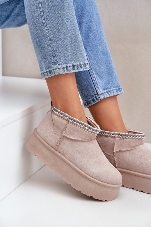 Stivali da neve con una piattaforma Con decorazioni Haftem colore avorio Heslania Stivali da neve con una piattaforma Con decorazioni Haftem colore avorio Heslania