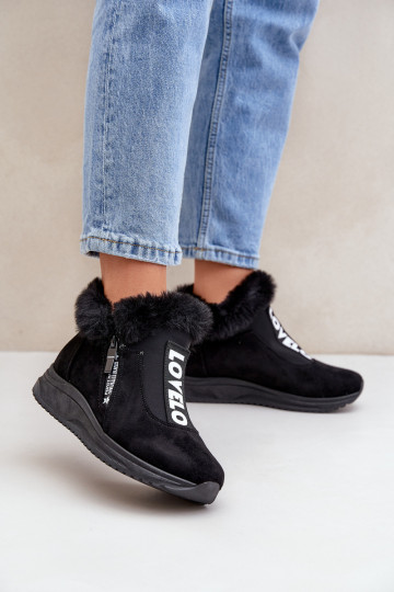Scarpe modello sneakers Stivali da donna con una pelliccia colore nero Zeriana