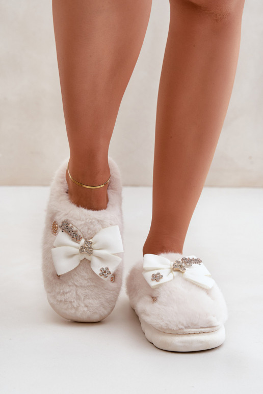 Pantofole con pelliccia e fiocchi I Przypinkami bianche Annalira