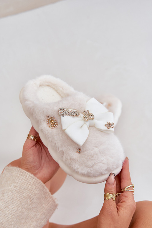 Pantofole con pelliccia e fiocchi I Przypinkami bianche Annalira