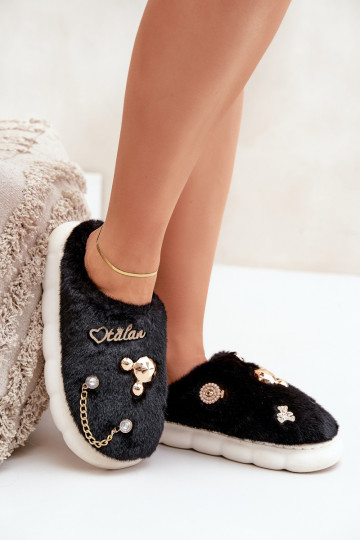 Pantofole con pelliccia Z Przypinkami nere Ivelfedi