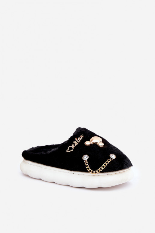 con una pelliccia Pantofole Z Przypinkami colore nero Ivelfedi con una pelliccia Pantofole Z Przypinkami colore nero Ivelfedi