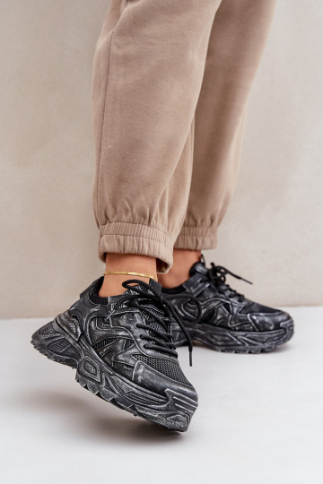 Scarpe modello sneakers Femminile Z Przetarciami con una piattaforma colore nero SeladAen 2