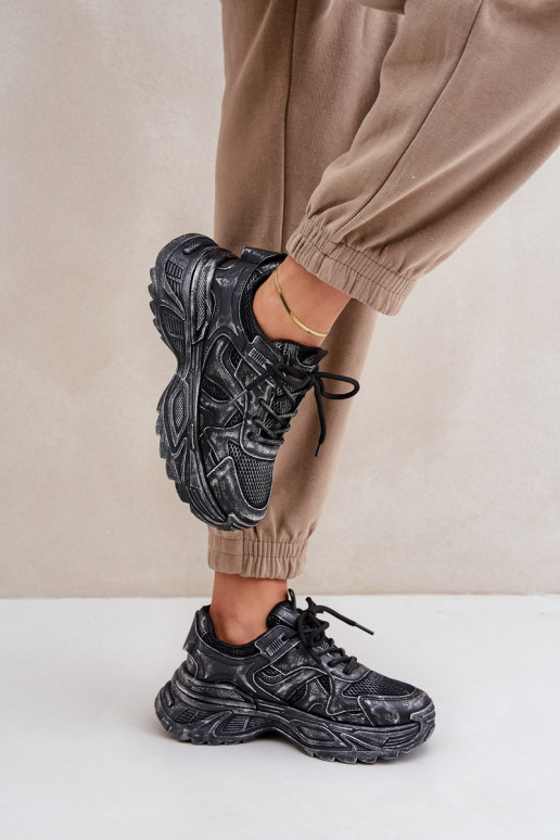 Stivaletti modello sneakers da donna Z Przetarciami con platform neri SeladĮen