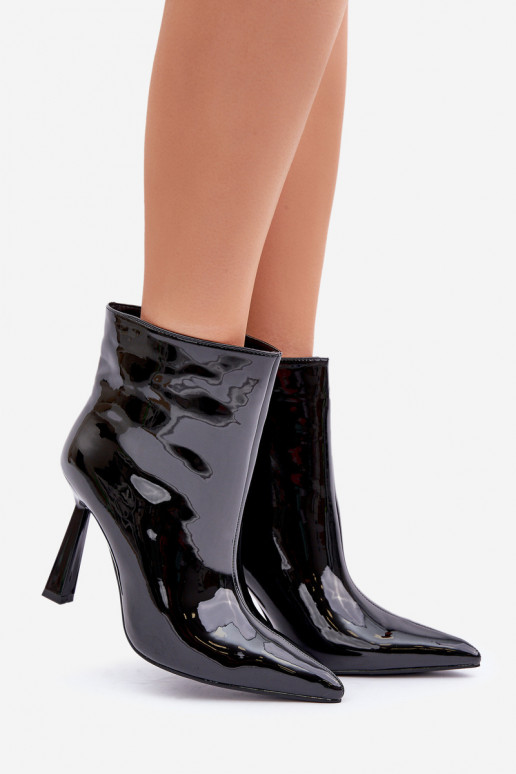 con effetto vernice Stivali Abilitato Szpice Un modello convincente colore nero Seliri con effetto vernice Stivali Abilitato Szpice Un modello convincente colore nero Seliri