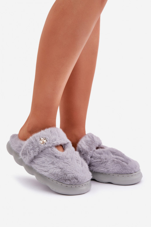 Pantofole Z con decorazione a forma di spilla grigie Primaria