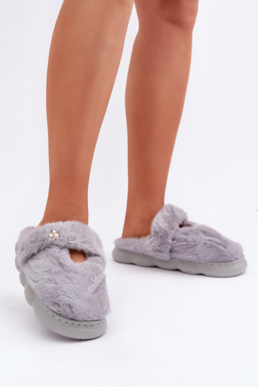 Pantofole Z con decorazione a forma di spilla grigie Primaria