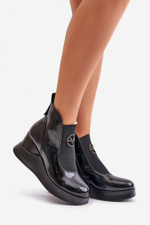 Stivaletti verniciati imbottiti... Stivaletti verniciati imbottiti...