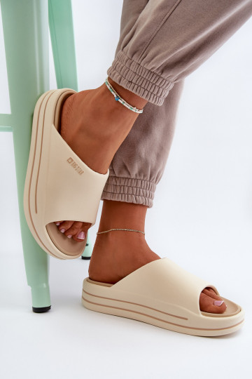 Ciabatte da donna con piattaforma Big Star NN274A034 color sabbia 2