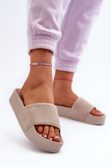 Femminile Pantofole con una piattaforma dalla pelle scamosciata Big Star NN274A671 beige