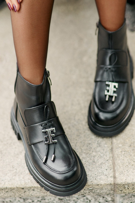 Stivaletti in pelle neri con... Stivaletti in pelle neri con...