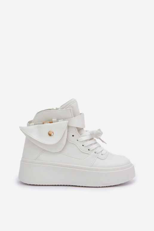 Alto Scarpe modello sneakers con supplemento con una piattaforma Colore bianco Saramis Alto Scarpe modello sneakers con supplemento con una piattaforma Colore bianco Saramis