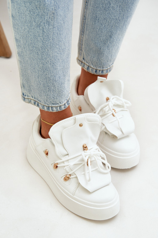 Scarpe modello sneakers Femminile con una piattaforma Colore bianco Dolistana Scarpe modello sneakers Femminile con una piattaforma Colore bianco Dolistana