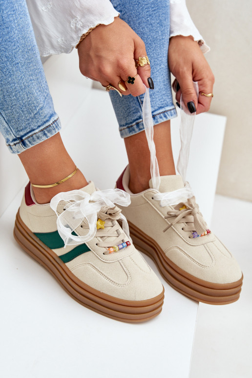 Scarpe modello sneakers Femminile Z Przypinkami beige Jariana Scarpe modello sneakers Femminile Z Przypinkami beige Jariana