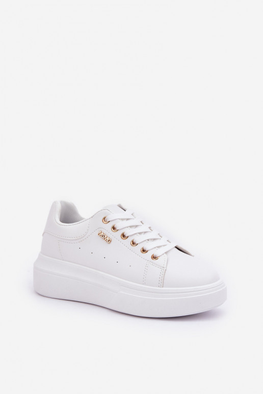Scarpe modello sneakers Femminile con una piattaforma in ecopelle Colore bianco Lelandine Scarpe modello sneakers Femminile con una piattaforma in ecopelle Colore bianco Lelandine