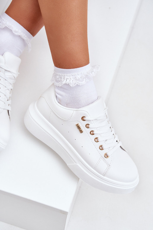 Scarpe modello sneakers Femminile con una piattaforma in ecopelle Colore bianco Lelandine Scarpe modello sneakers Femminile con una piattaforma in ecopelle Colore bianco Lelandine