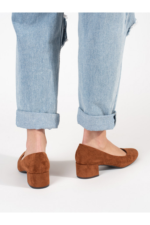 colore marrone dalla pelle scamosciata tacchi alti sul tallone colore marrone dalla pelle scamosciata tacchi alti sul tallone