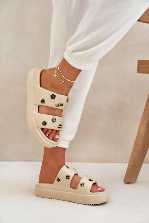 Pantofole leggere Pantofole da donna Z Przypinkami beige Ravanala Pantofole leggere Pantofole da donna Z Przypinkami beige Ravanala