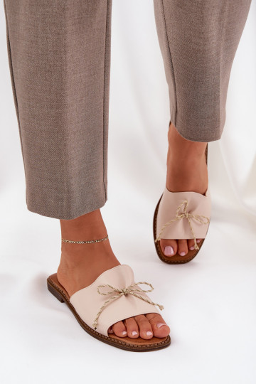 Pantofole Su una suola piatta decorare Kokardką beige Deonelis